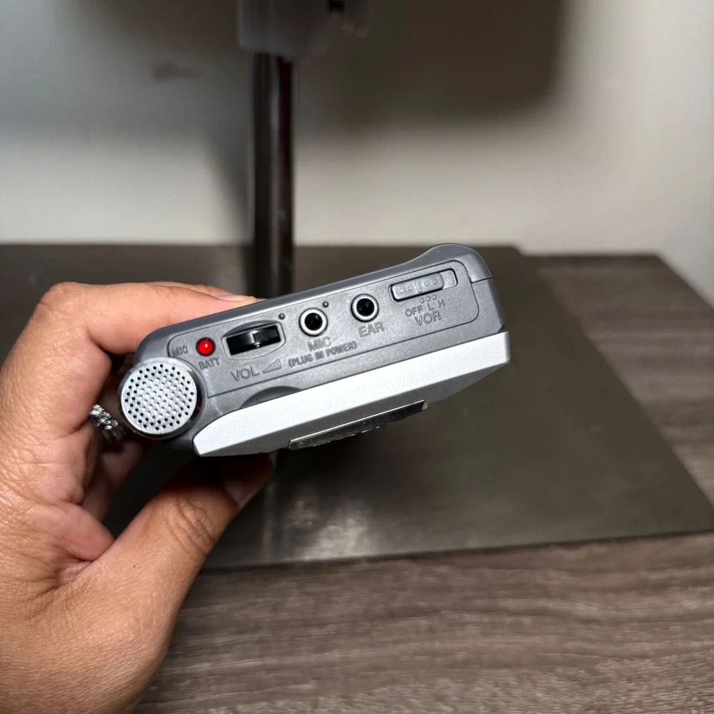 Sony tcm 200dv
